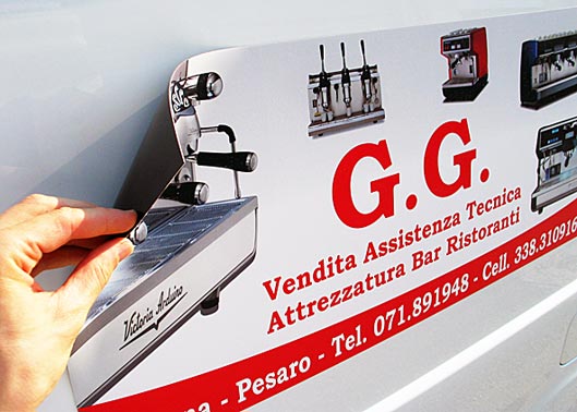 Applicazioni loghi e scritte